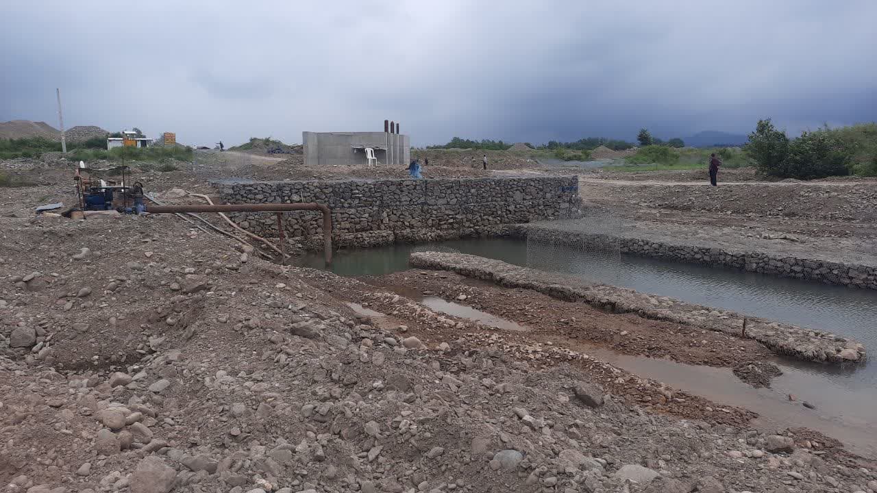 ادامه عملیات اجرایی سد بند چهارده جوب دهستان چهارده