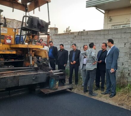 اجرای عملیات عمرانی پروژه آسفالت روستای استخربیجار