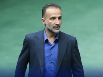 کار مردم بر زمین نمی‌ماند.