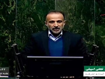 اعتماد مردم به مسئولان بالاترین سرمایه هر کشوری است.